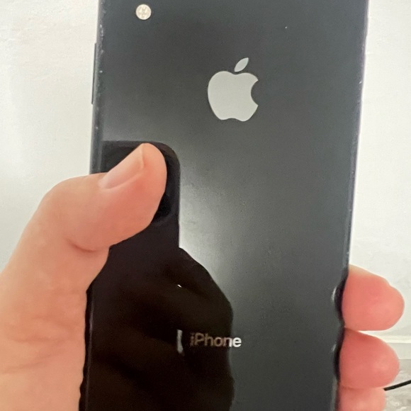 iPhone 11 128GB Black - Picture 2 of 4